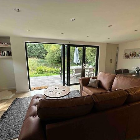Beautiful Cabin With Pond View Steyning Exterior photo