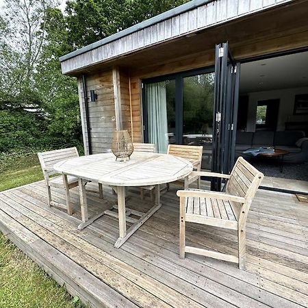 Beautiful Cabin With Pond View Steyning Exterior photo